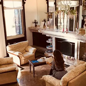 La Maison Royale Bb Bed & Breakfast